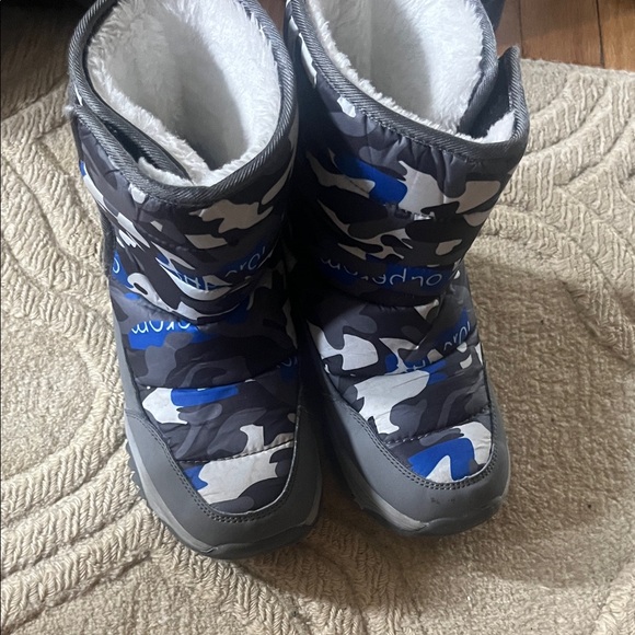 Kids Camouflage Winter Boots - Picture 1 of 6